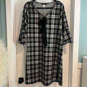 Espresso Black & White Buffalo‎ Check 3/4 Sleeve Bow Front Dress. Size 1X.